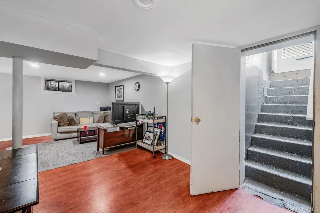 Photo of 121 Selden Boulevard