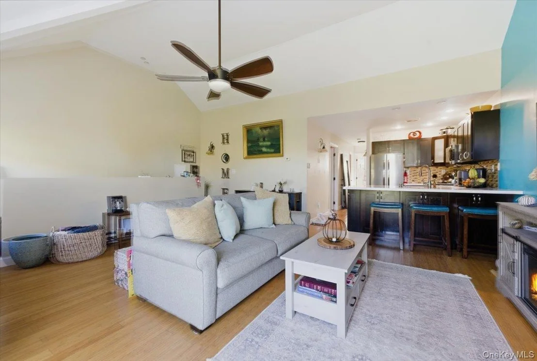 Photo of Unit 3 at 2853 Ely Avenue