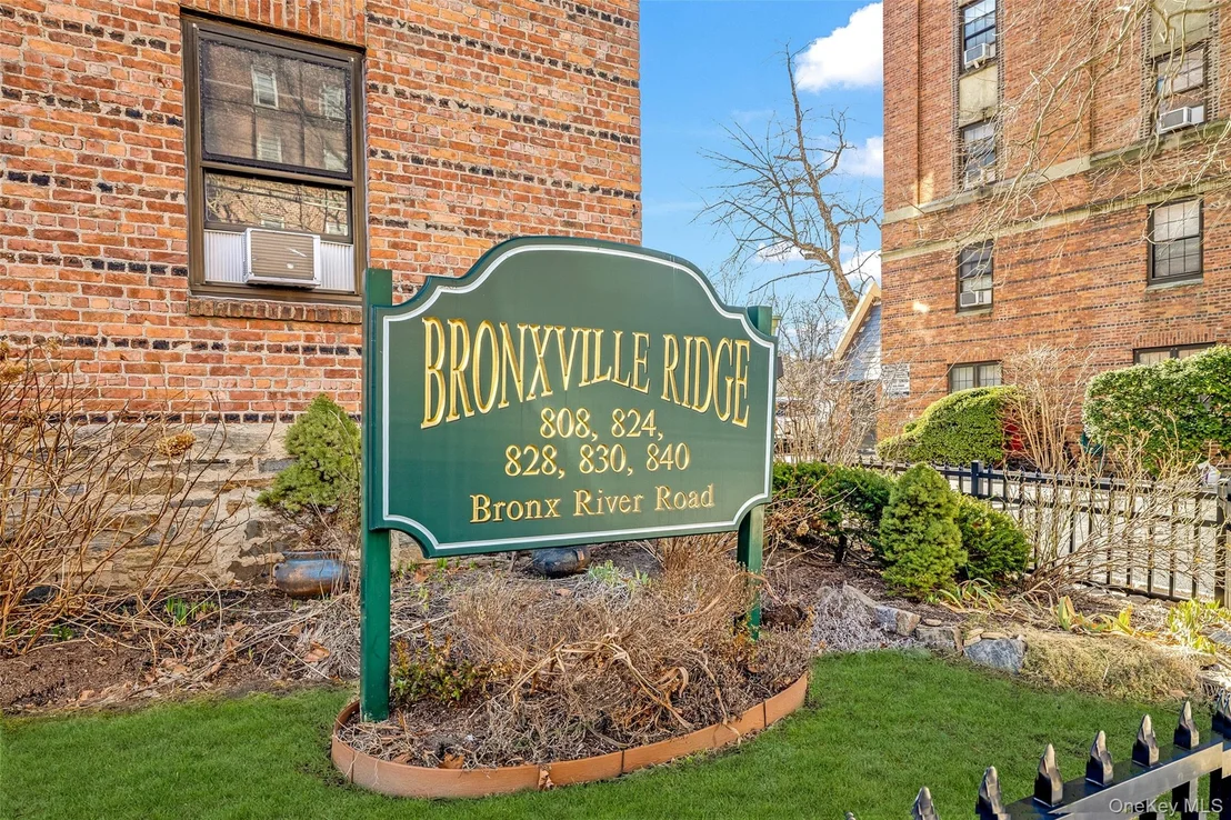 Photo of Unit 4B at 840 Bronx River Road