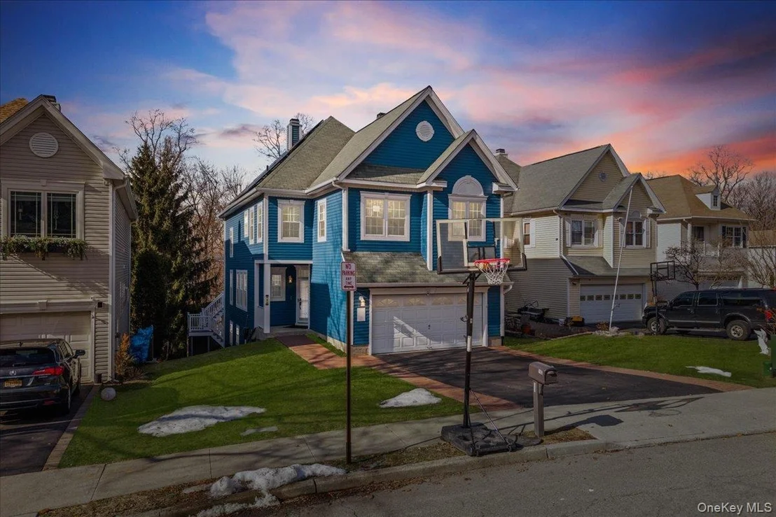 Photo of 192 Benefield Boulevard