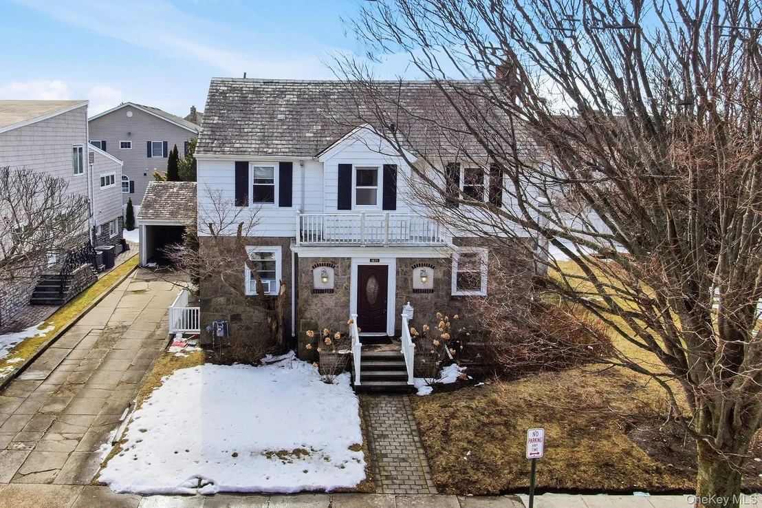 Photo of 1671 Bay Boulevard