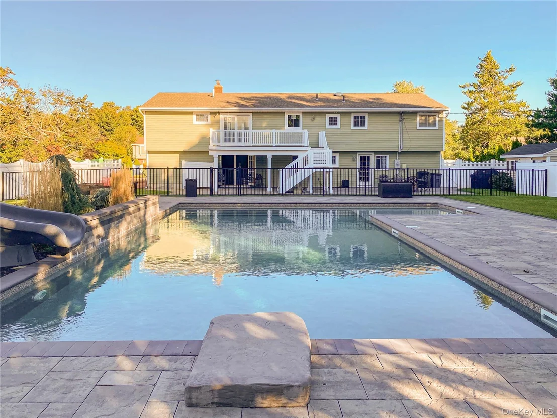Photo of 108 Hayrick Lane