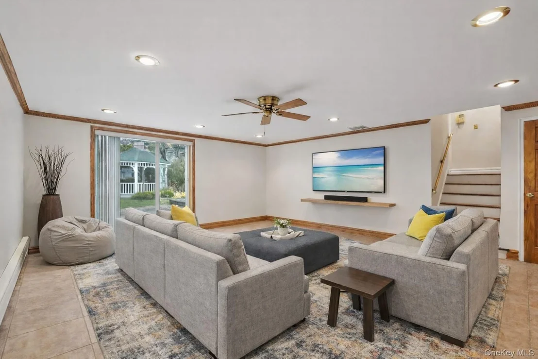 Photo of 808 Wolfs Lane
