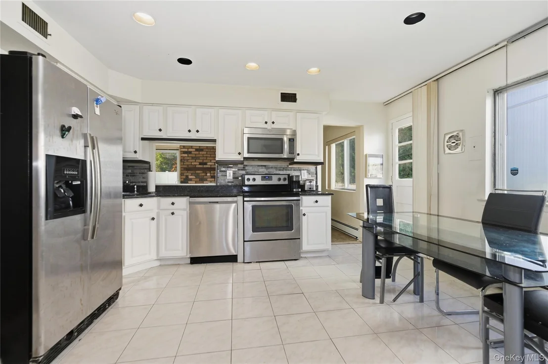 Photo of 3924 Jane Lane
