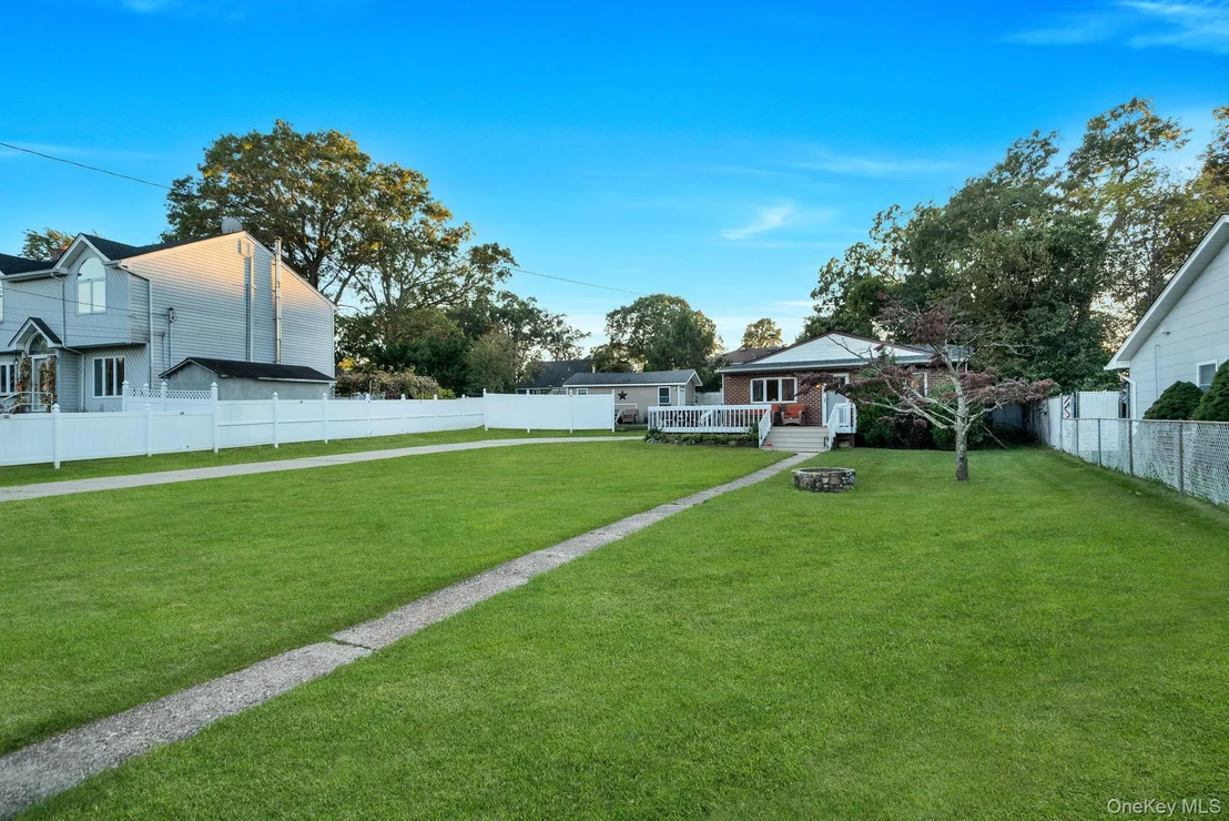Photo of 629 East Drive
