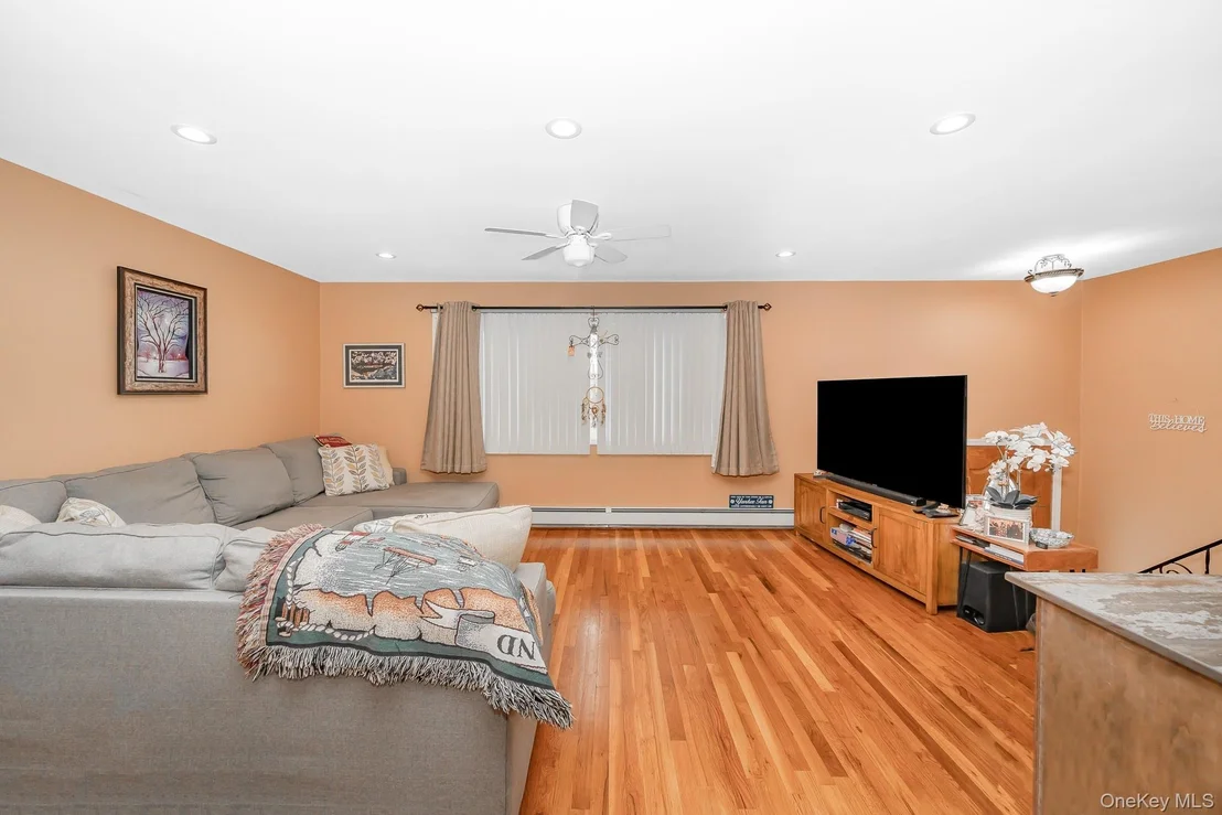 Photo of 827 Bermuda Road