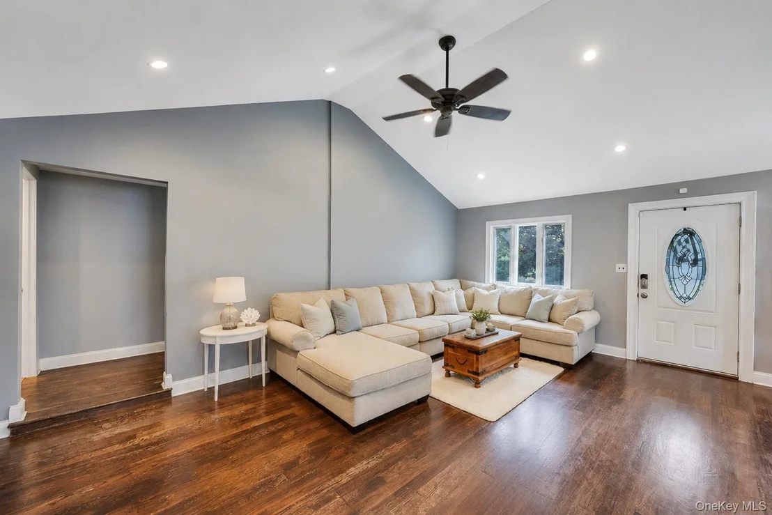 Photo of 115 Dahlia Drive