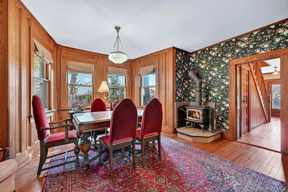 Photo of 48 River Road