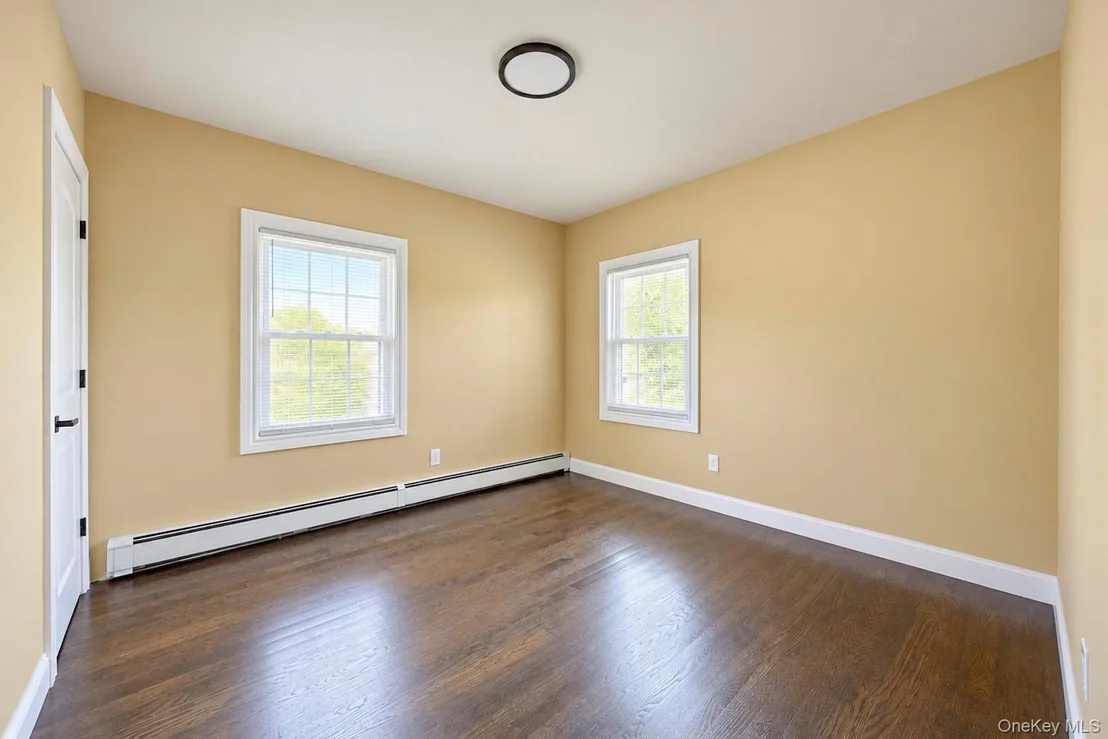 Photo of 236 Plainview Road