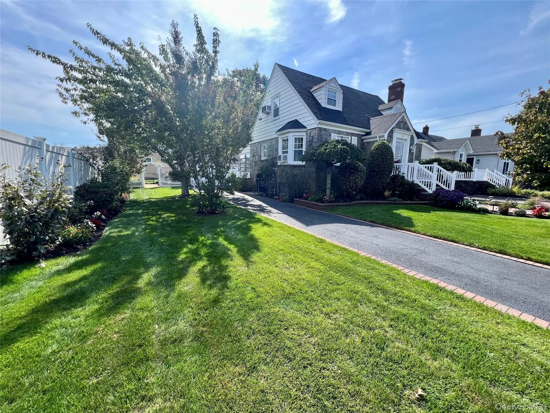 Photo of 199 Claxton Avenue