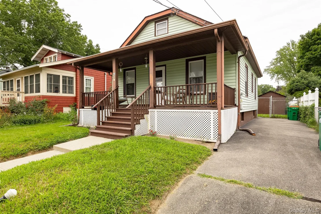 Photo of 42 Oak Street