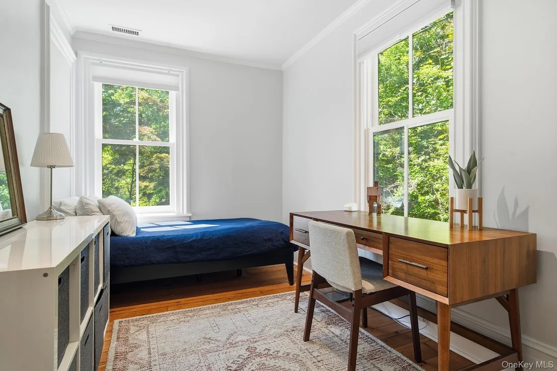 Photo of 215 River Road