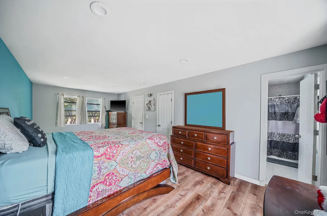 Photo of 35 Maple Avenue