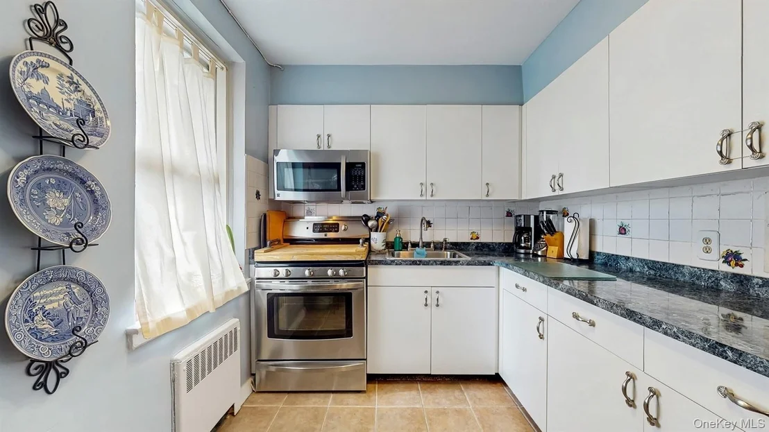 Photo of Unit 6C at 755 Bronx River Road