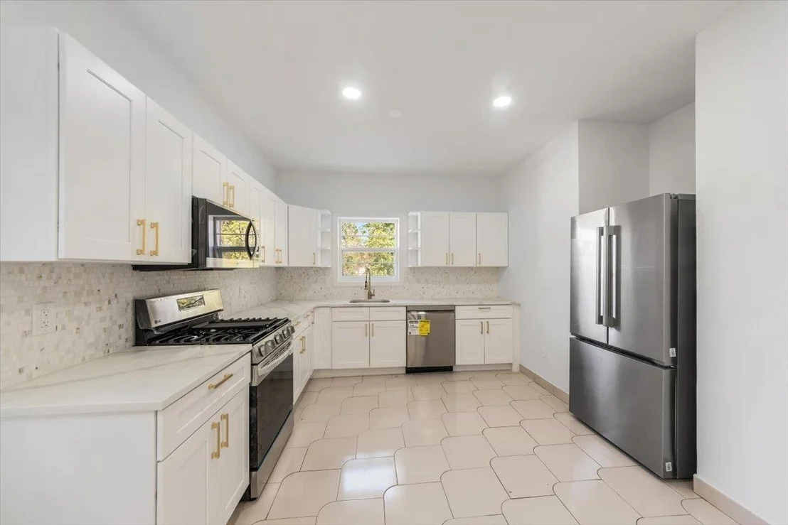 Photo of 10 Mohawk Road