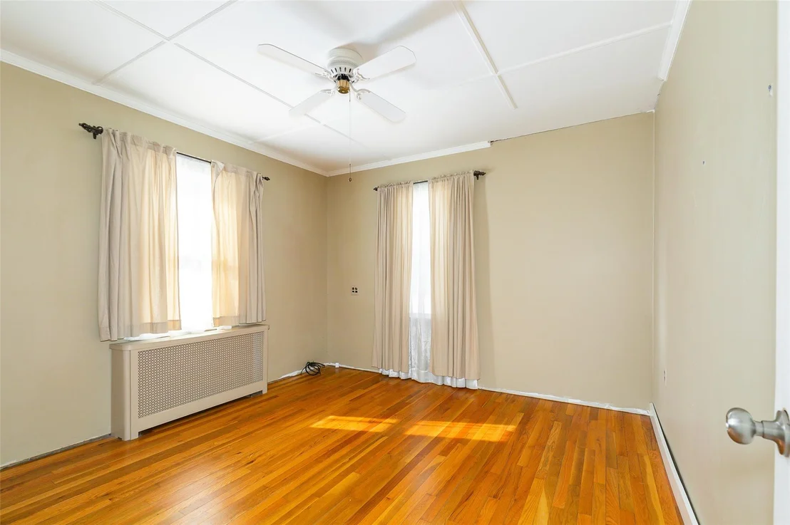 Photo of 2 Park Avenue