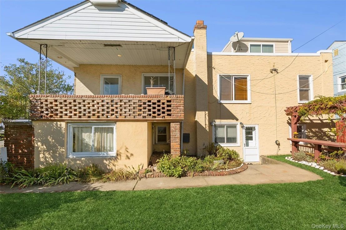 Photo of 124 Coolidge Avenue