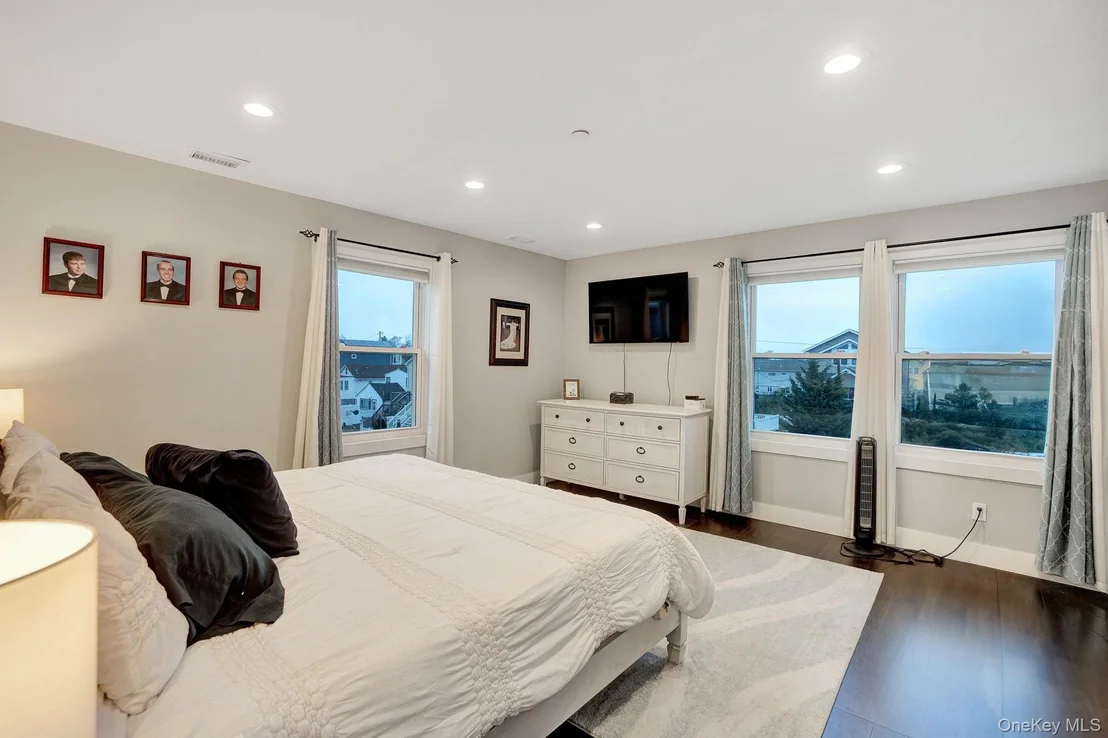 Photo of 124 Beach Avenue