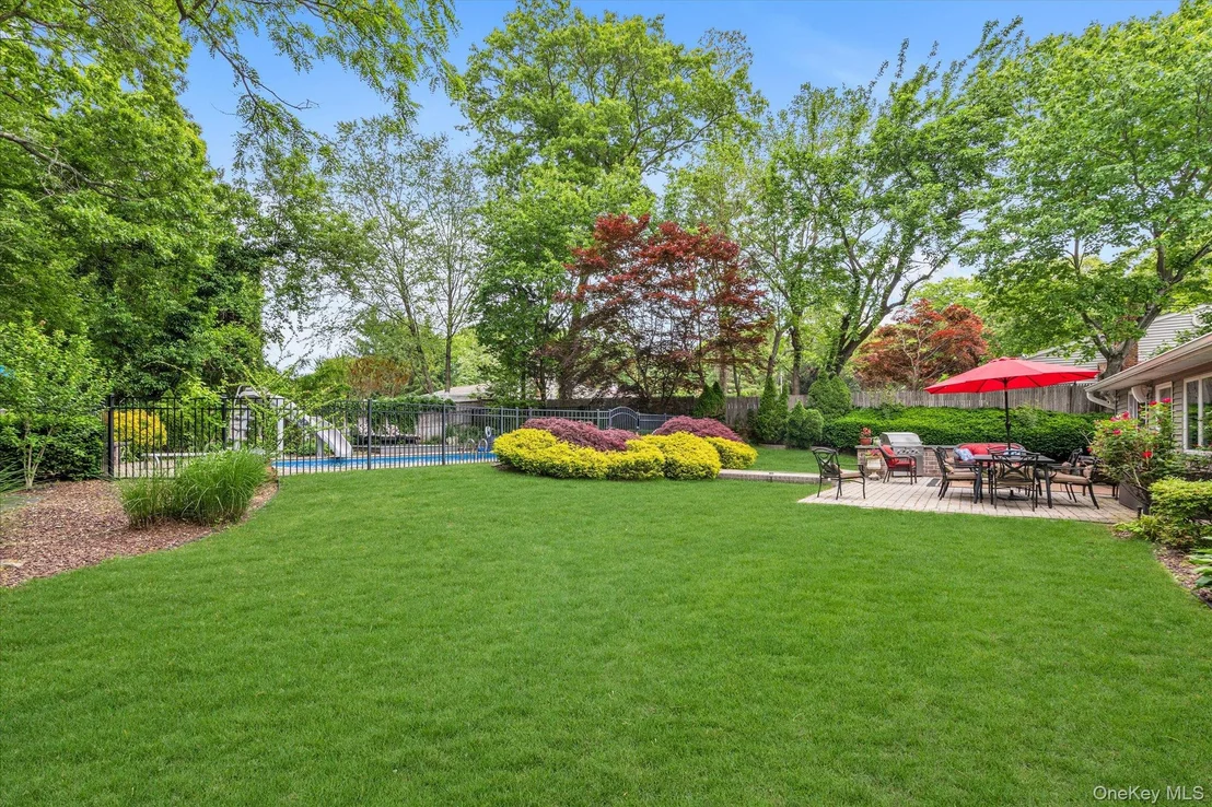 Photo of 15 Bluff Circle