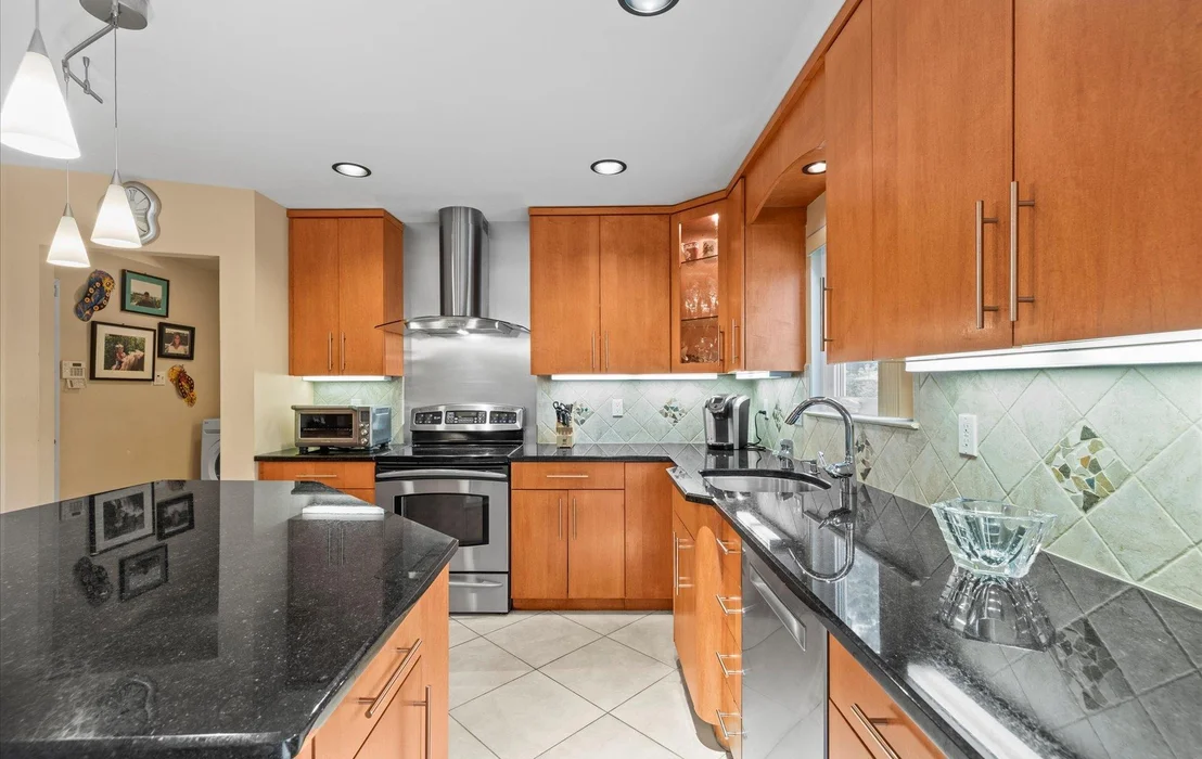 Photo of 34 Oak Meadow Road