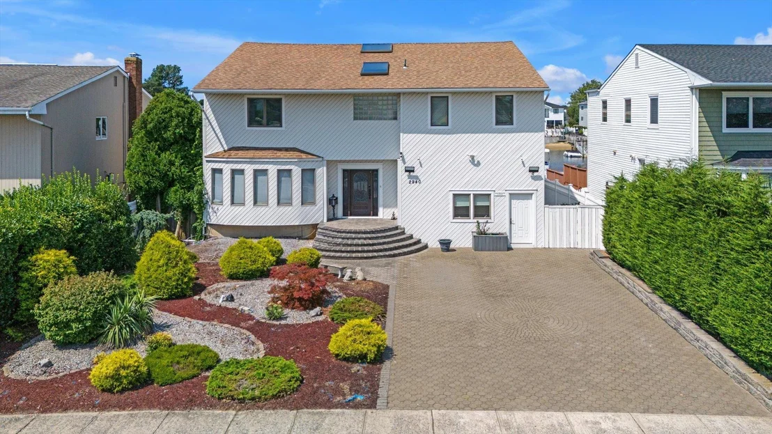 Photo of 2940 Lee Place