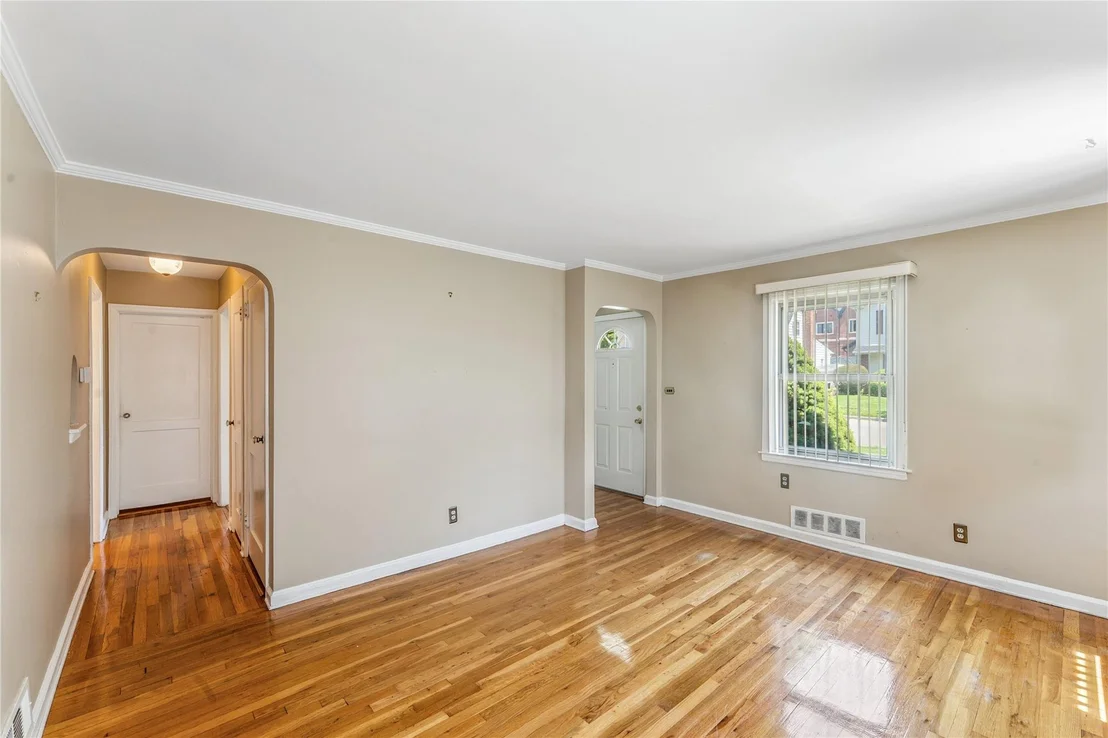 Photo of 248 Cushing Avenue