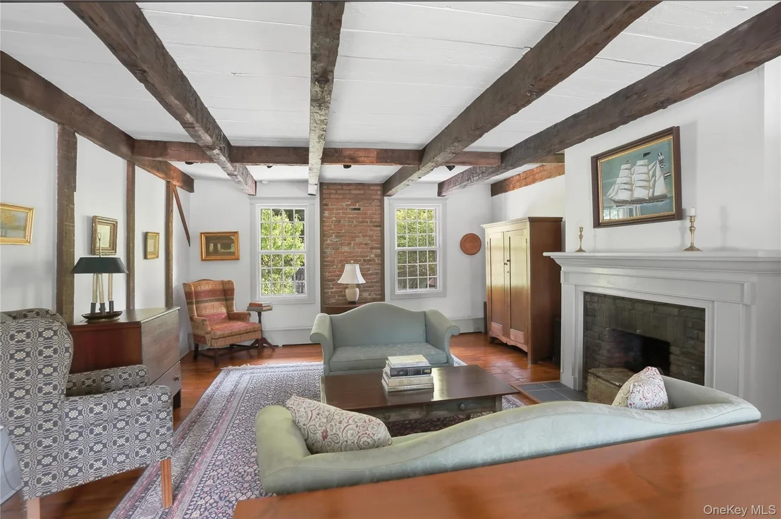 Photo of 809 Traver Road
