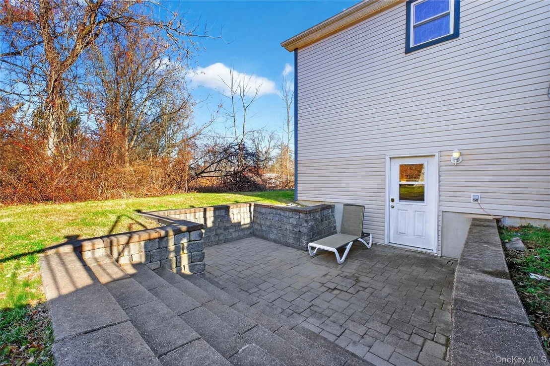 Photo of 387 Cornwall Hill Road
