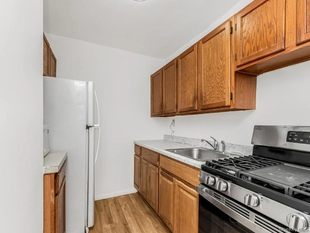 Photo of Unit 8A at 43 Bronx River Road