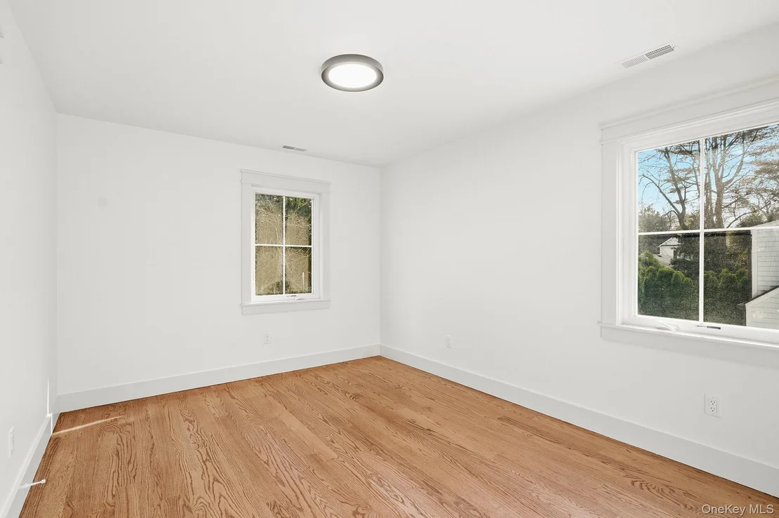 Photo of 54 Lindbergh Avenue