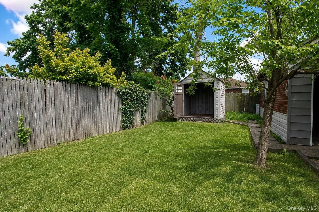 Photo of 98 Willow Avenue
