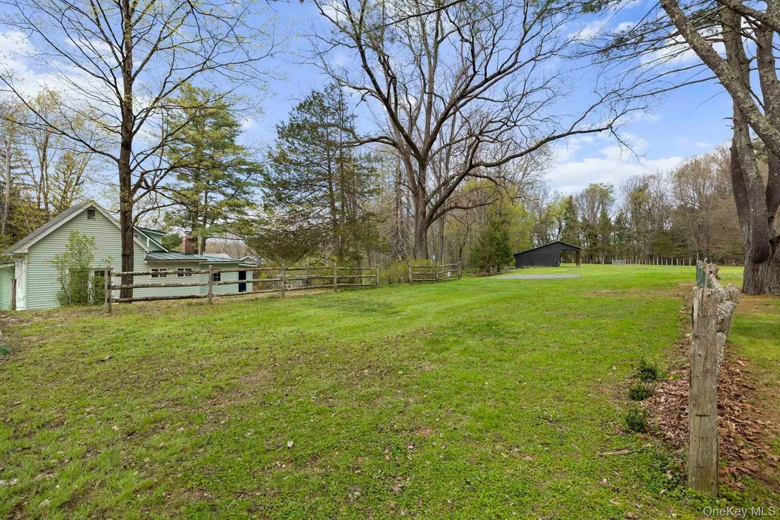Photo of 452 Mountain Road