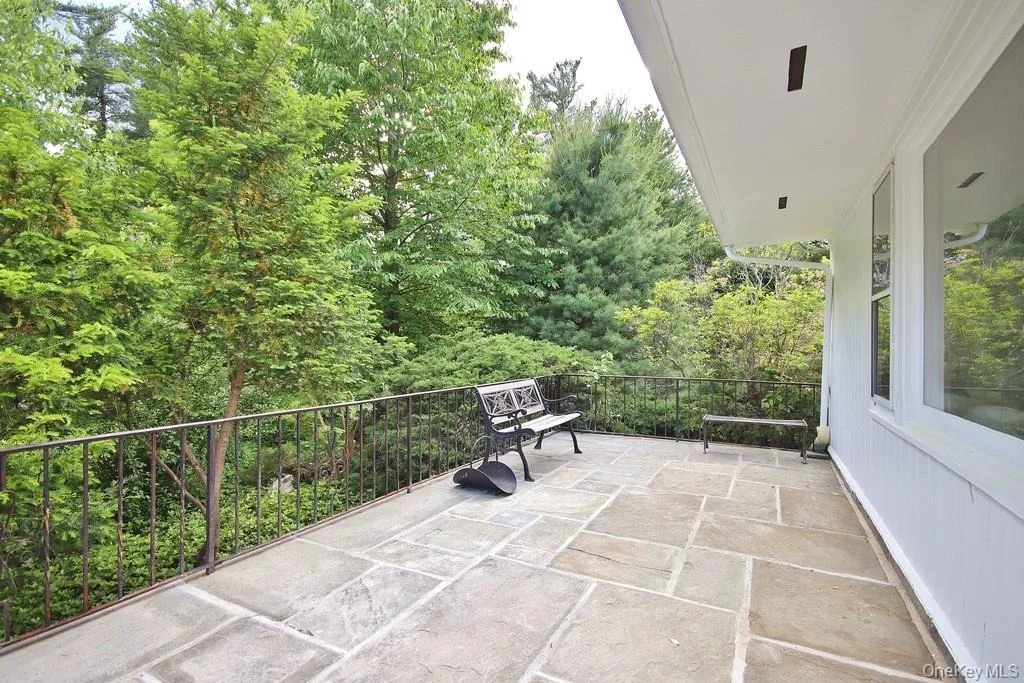Photo of 10 Lakeview Road