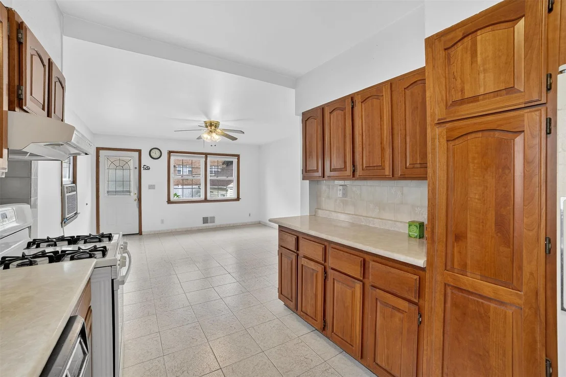 Photo of 31 Maple Avenue