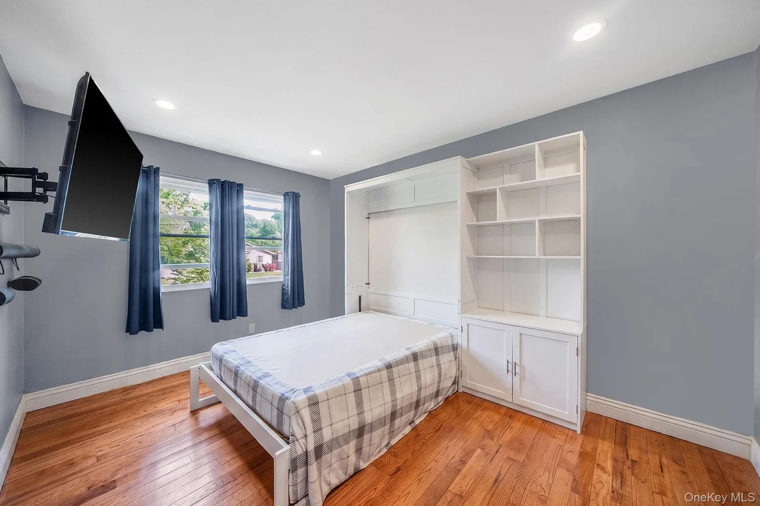 Photo of 489 Carnation Drive