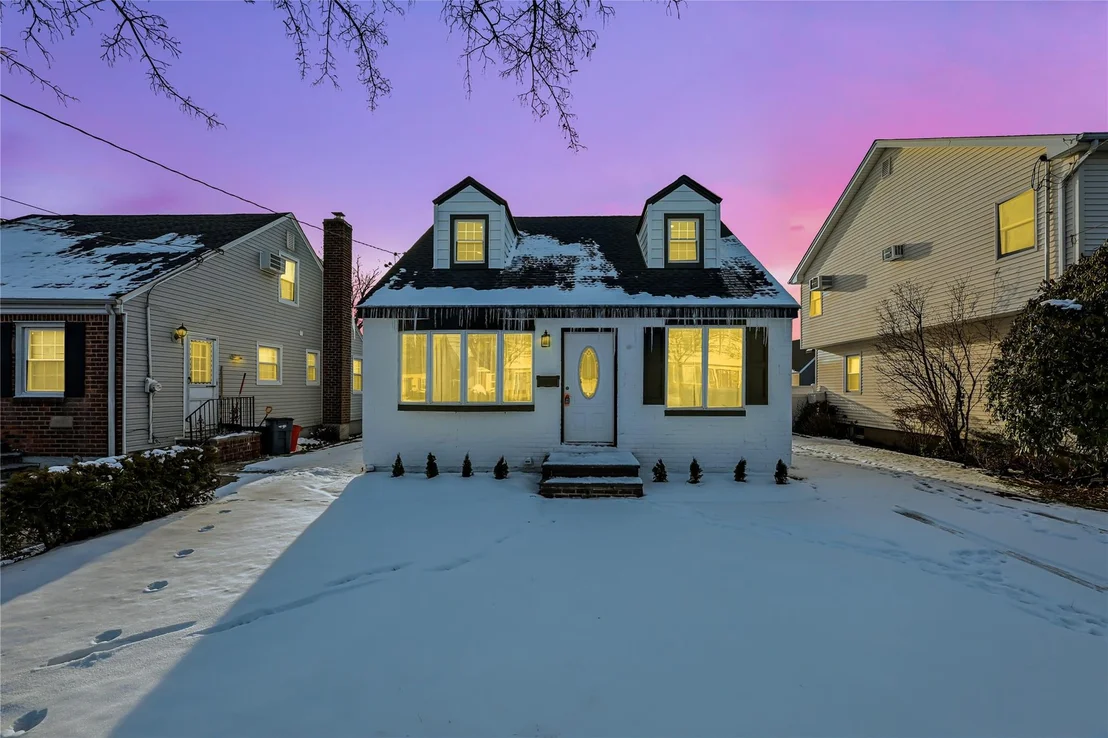 Photo of 223 Pershing Parkway