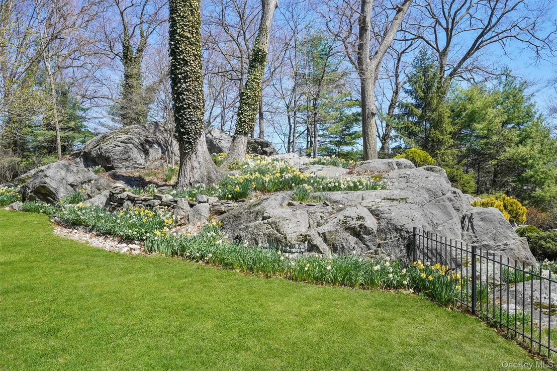 Photo of 14 Lakeside Drive