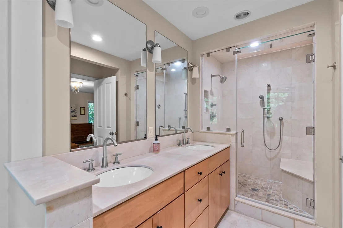 Photo of 150 Kingwood Park