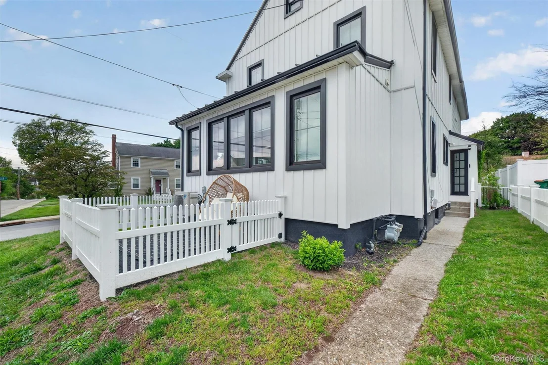 Photo of 32 Dutchess Terrace