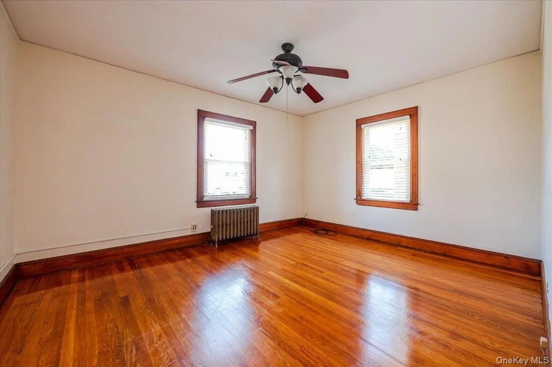 Photo of 715 Iris Street