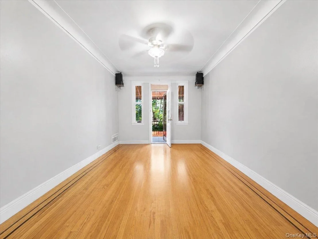 Photo of 937 Duncan Street