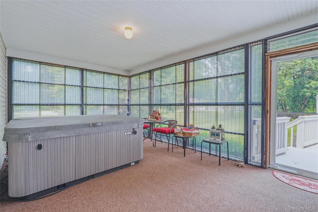 Photo of 302 Lakeside Road