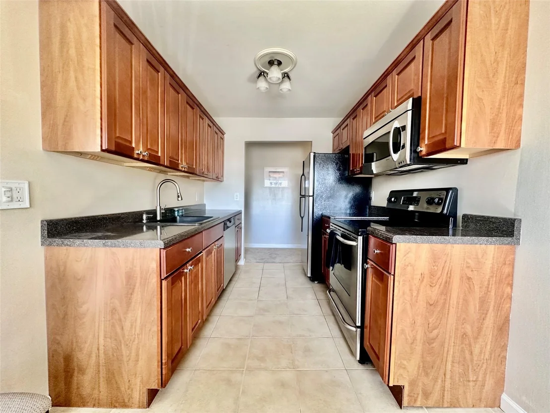 Photo of Unit 19B at 2449 Union Blvd