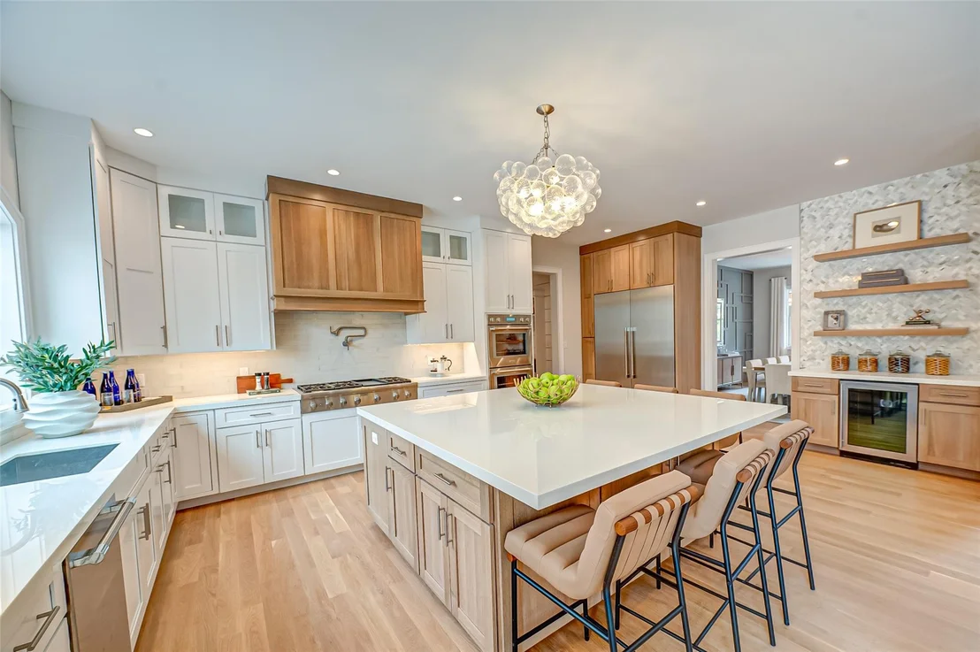 Photo of 210 Laurel Lane
