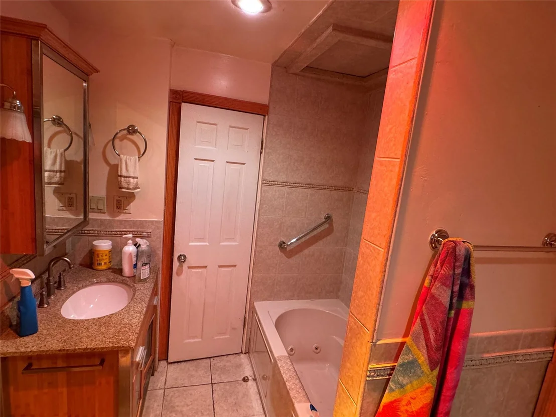 Photo of 1394 Forest Avenue