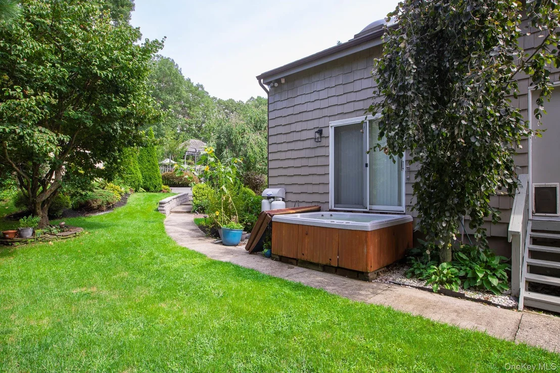 Photo of 30 Long Pond Road