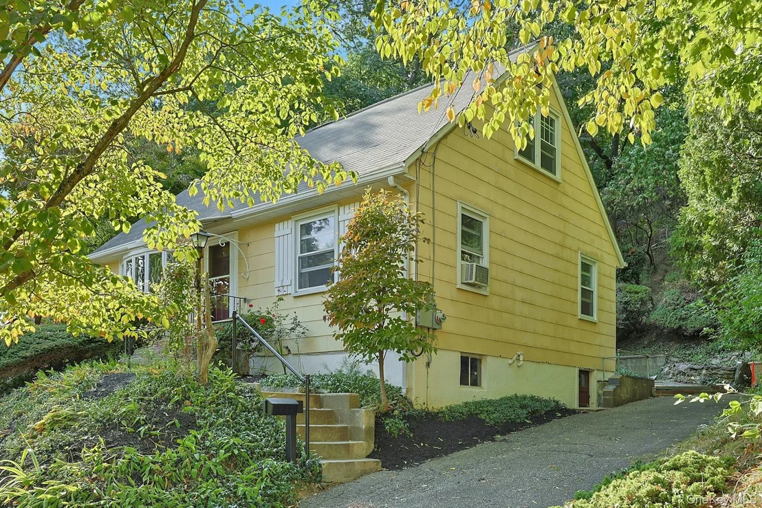 Photo of 61 Snowden Avenue