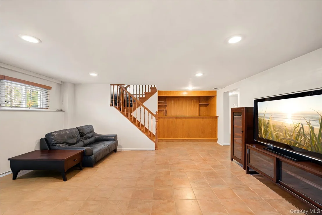 Photo of 150 Roxton Road