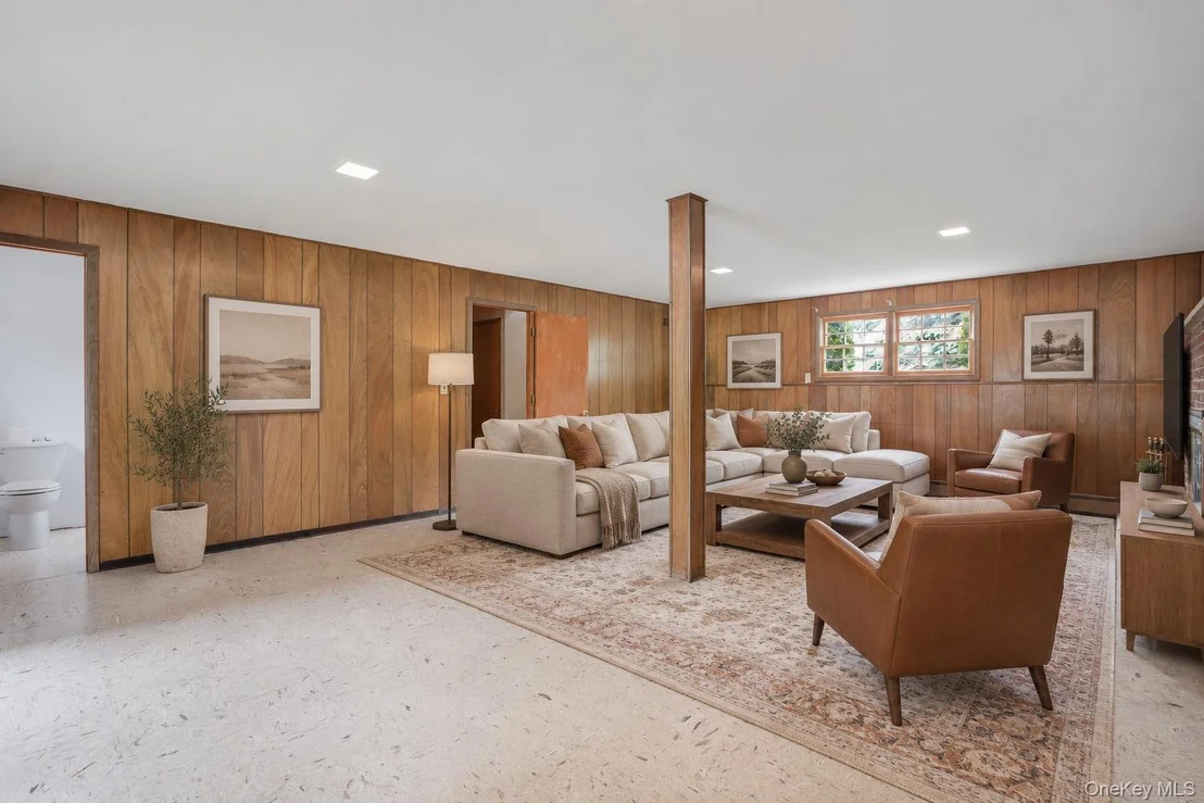 Photo of 103 Edgehill Drive