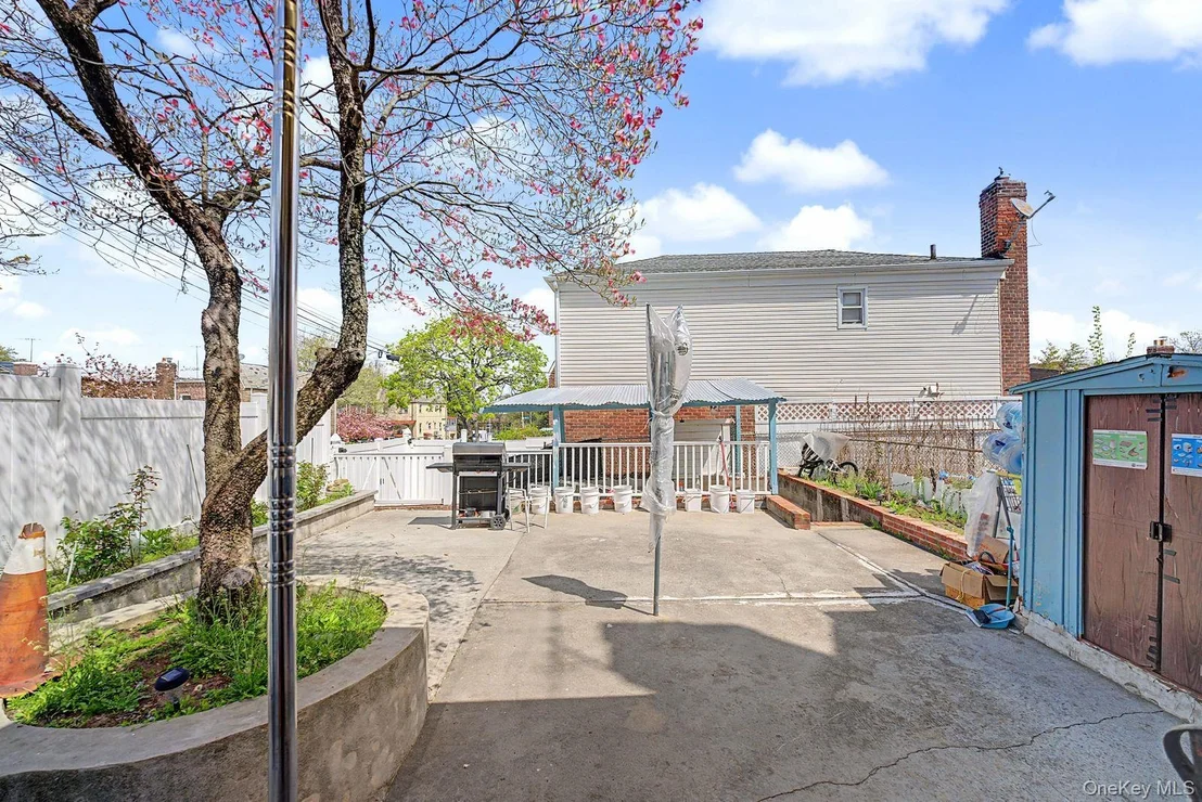 Photo of 15001 Reeves Avenue